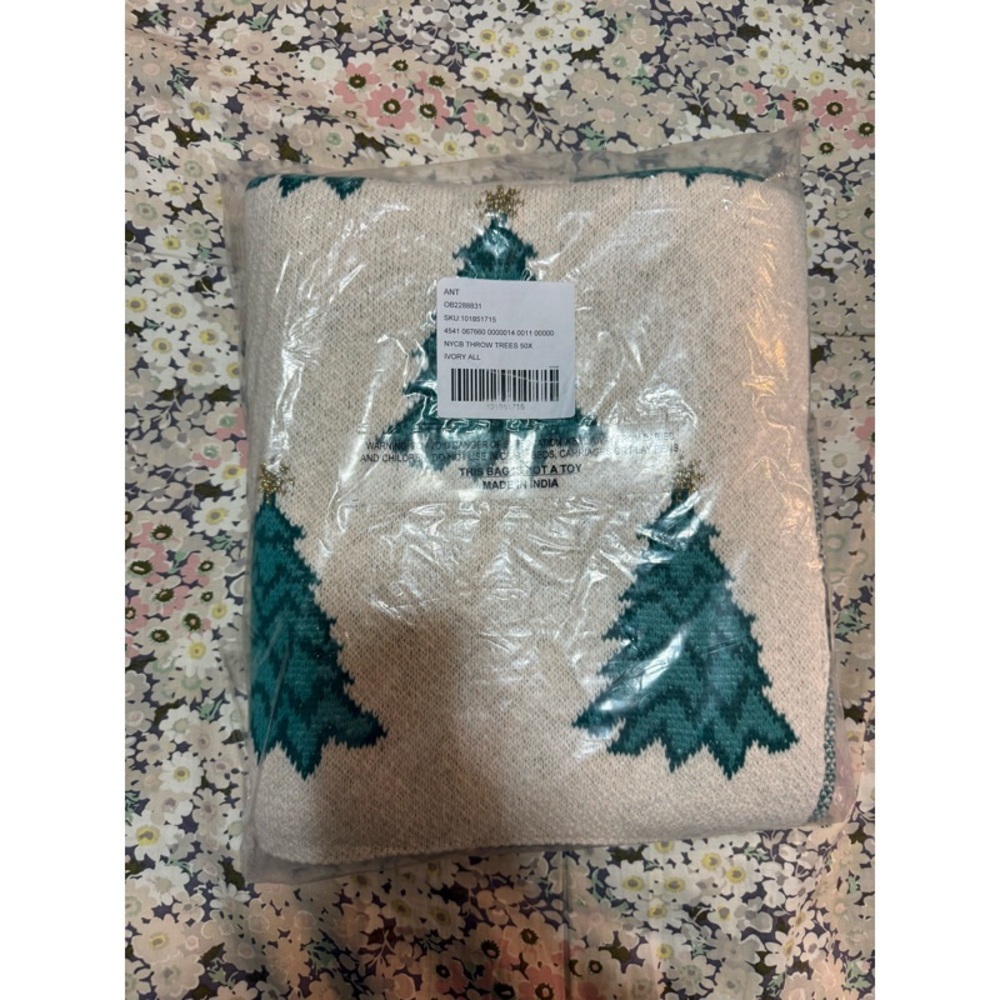 New York City Ballet Cotton Knit Icon Throw Blanket - Picture 5 of 8